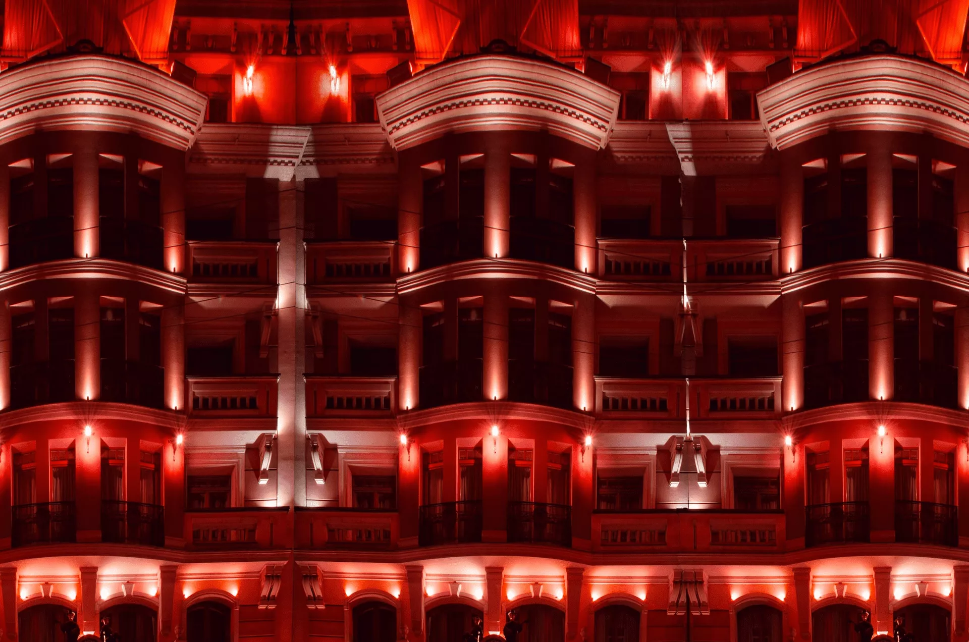 6 ý tưởng thiết kế chiếu sáng mặt dựng cho khách sạn