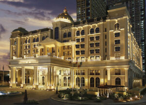 Chiếu sáng mặt dựng khách sạn St. Regis, Dubai