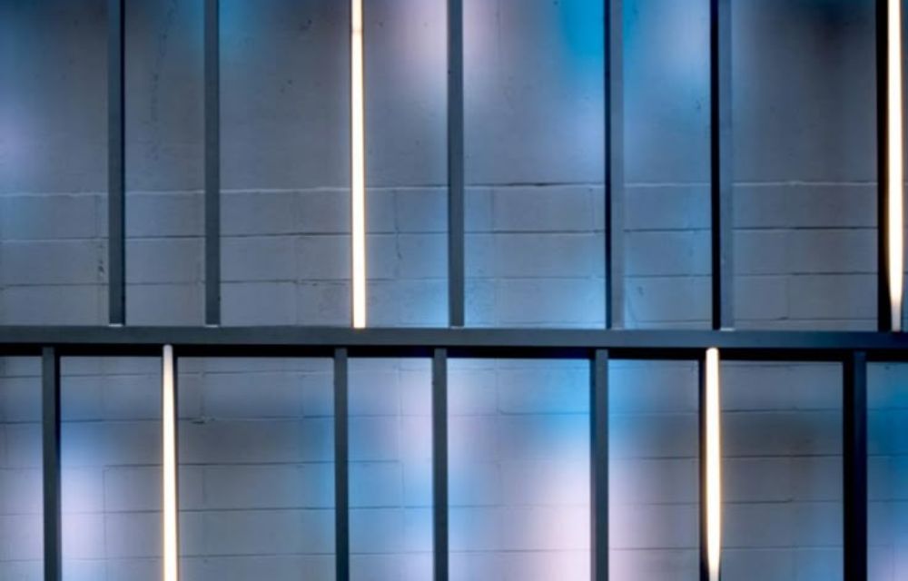 đèn linear light với vật liệu kiến trúc